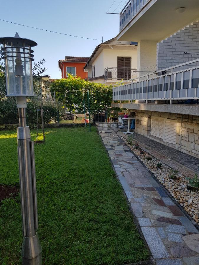Hana Umag Bagian luar foto