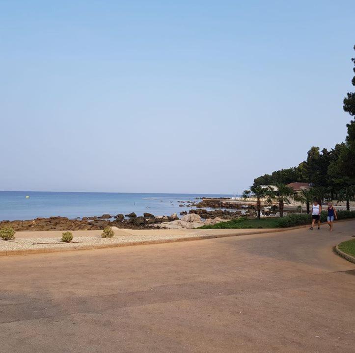 Hana Umag Bagian luar foto