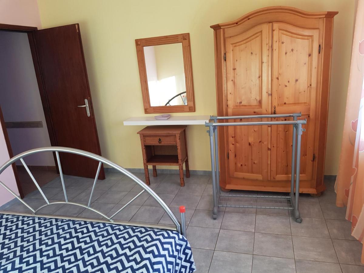 Hana Umag Bagian luar foto