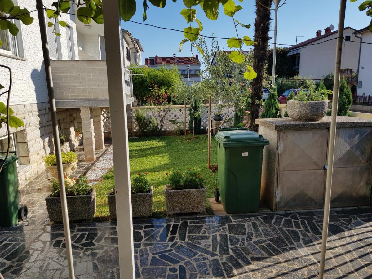Hana Umag Bagian luar foto