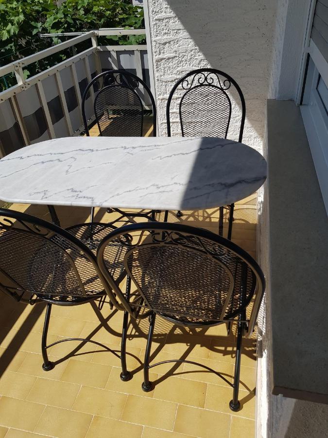 Hana Umag Bagian luar foto