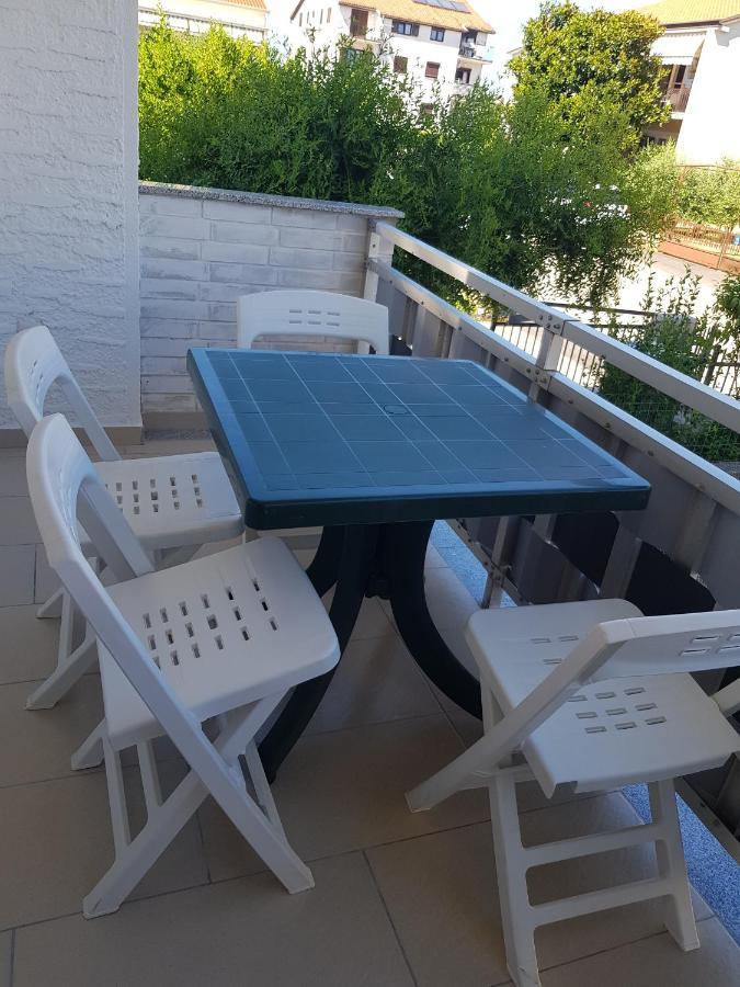 Hana Umag Bagian luar foto