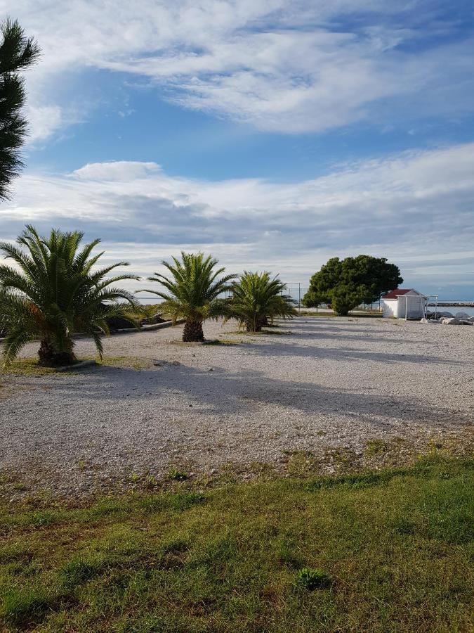 Hana Umag Bagian luar foto